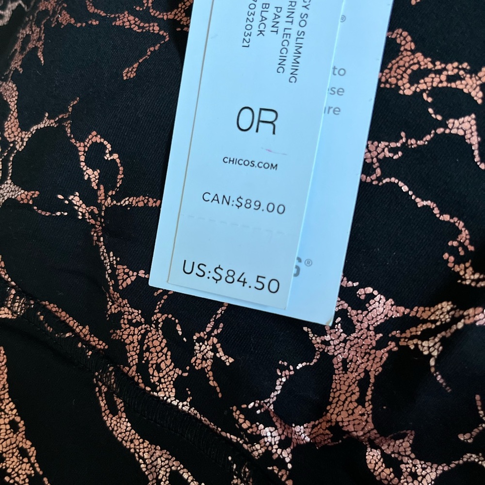 Chicos NWT Size 0 4/6  $85 Zenergy Copper Foil Print Black Leggings